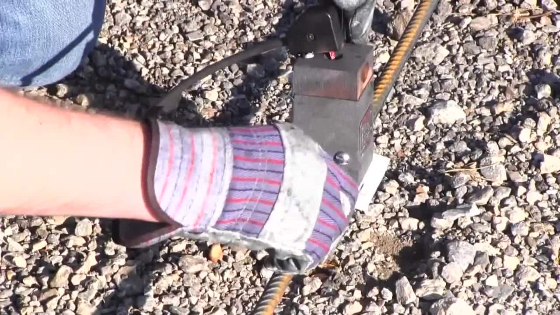 BURNDY CRE-1 Horizontal Parallel Cable to Rebar Connection Video