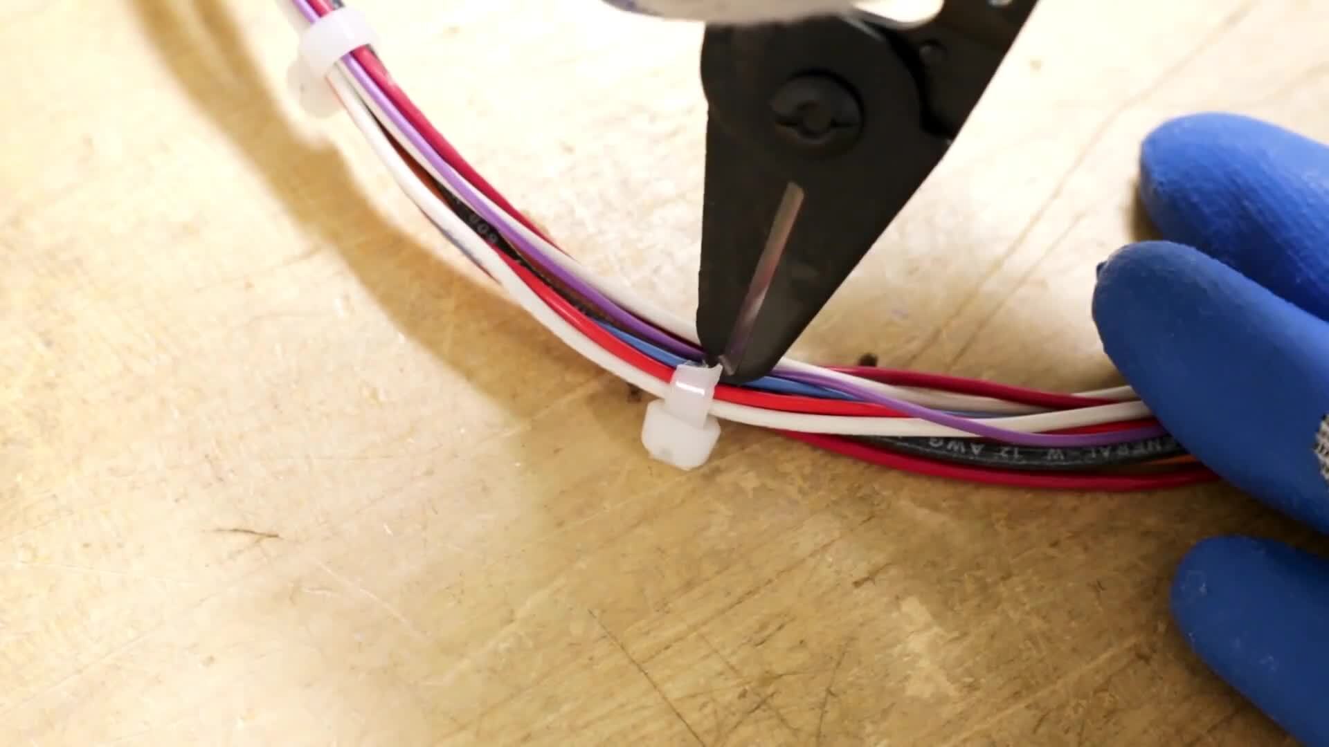 BURNDY Y10 StripperCutter Series