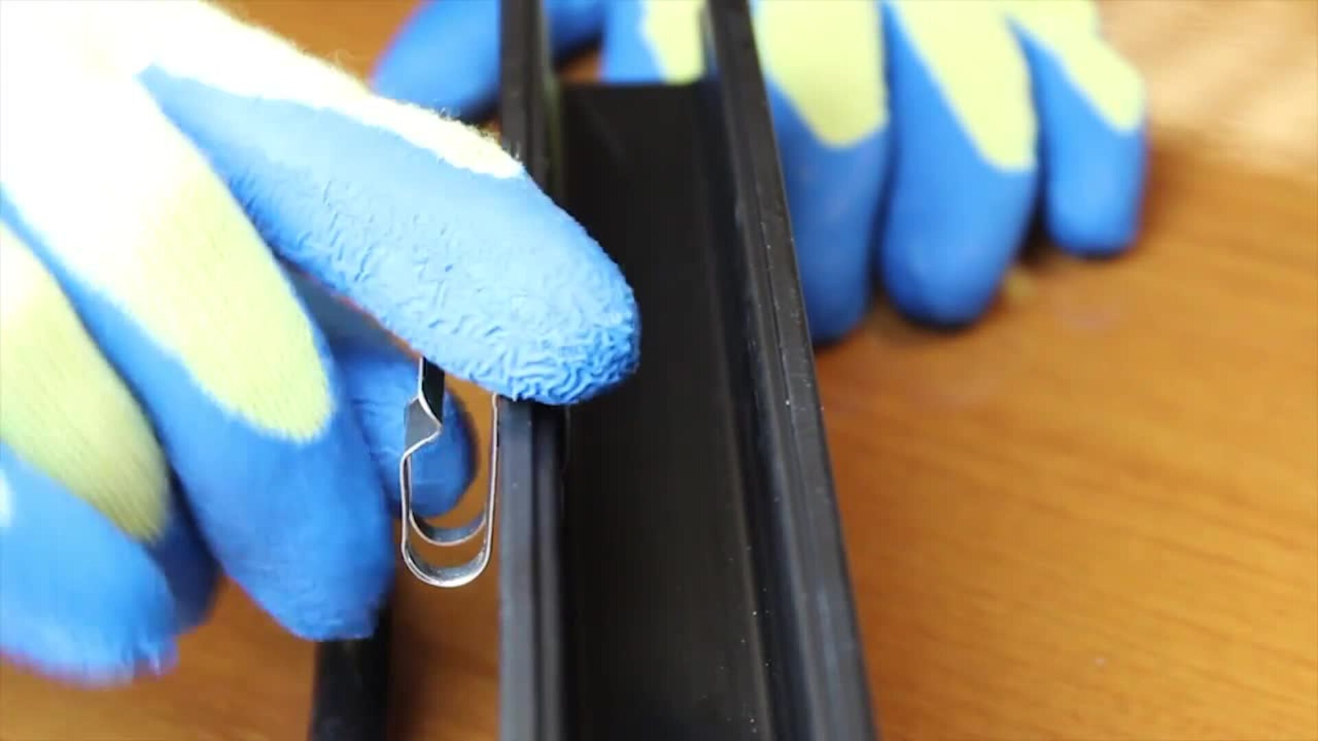 BURNDY Wiley Rail Clips Installation