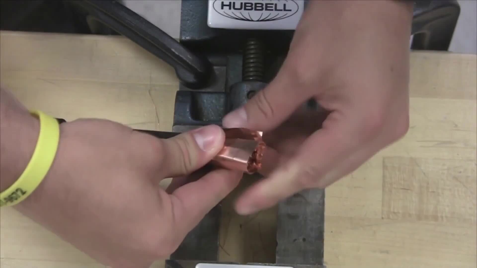 Hubbell Industrial Controls In-Line Single Pole Device Installation