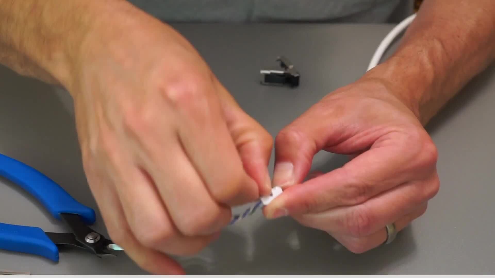 Hubbell Premise Wiring 90º Cable Exit Plug Termination Instructions (SP690SP6A90)