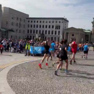 Photo of Brandenburger Tor - Berlin, BE, DE. Berlin Marathon am 25.9.2022