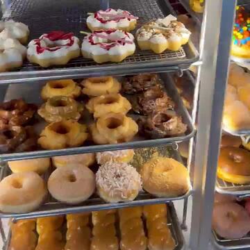 Clovis Donuts - 216 Photos & 130 Reviews - 1835 Ashlan Ave, Clovis 