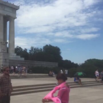 Photo of Lincoln Memorial - Washington, DC, DC, US. Saturday afternoon