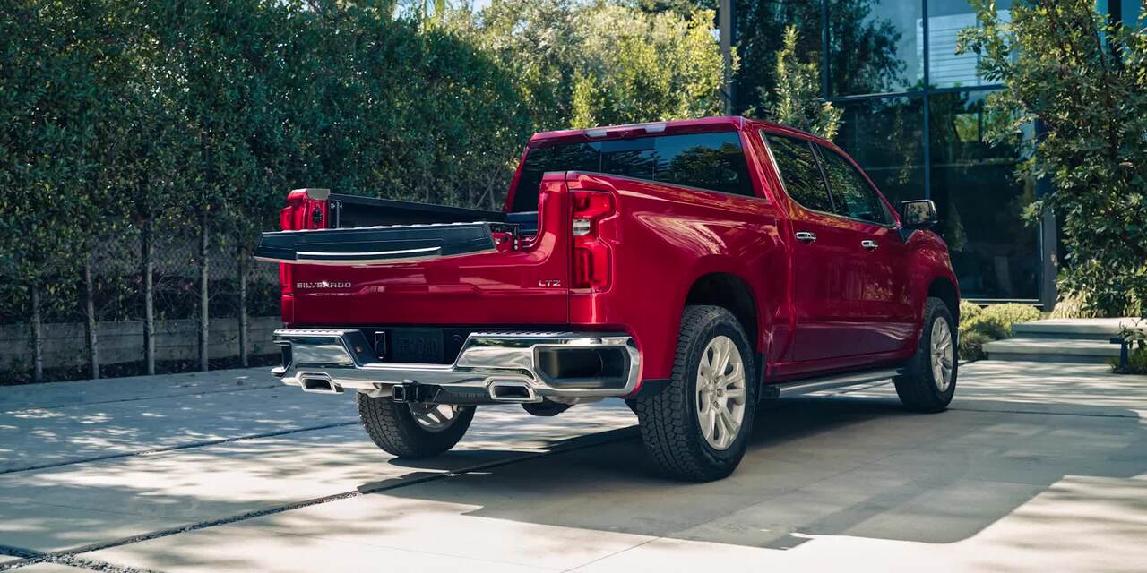 Silverado 1500 Crew Cab with full rear seating