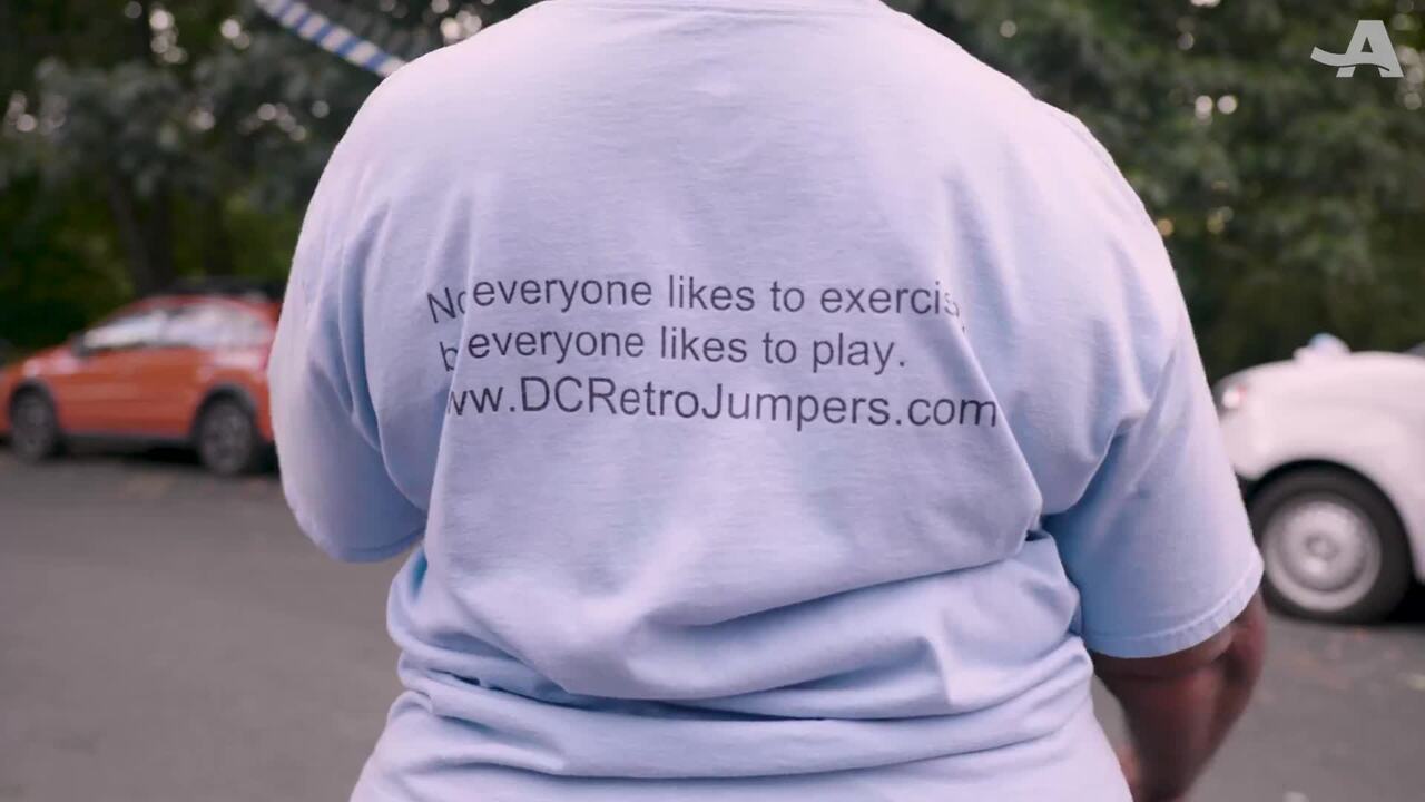 Double Dutch Group Makes Exercise Fun - Español - Top Videos and News Stories for the 50+