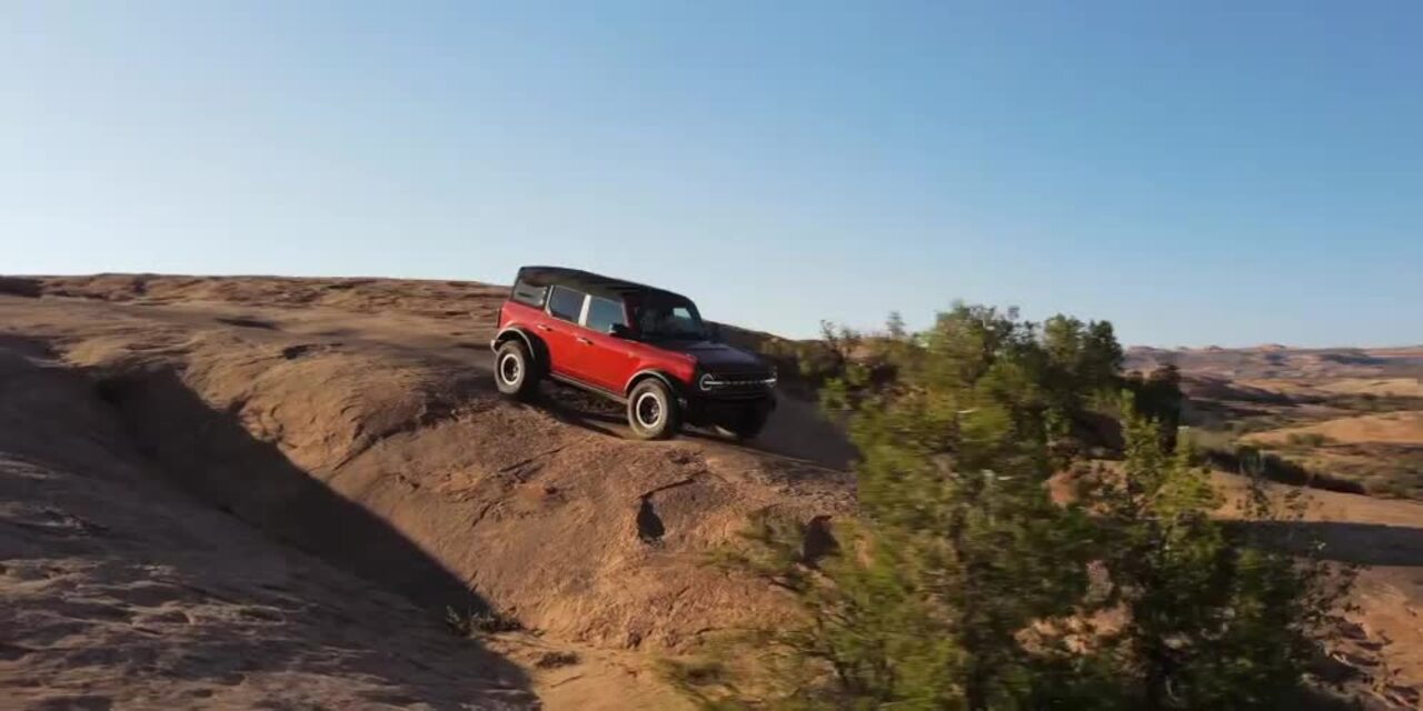 Hill descent control locking differentials