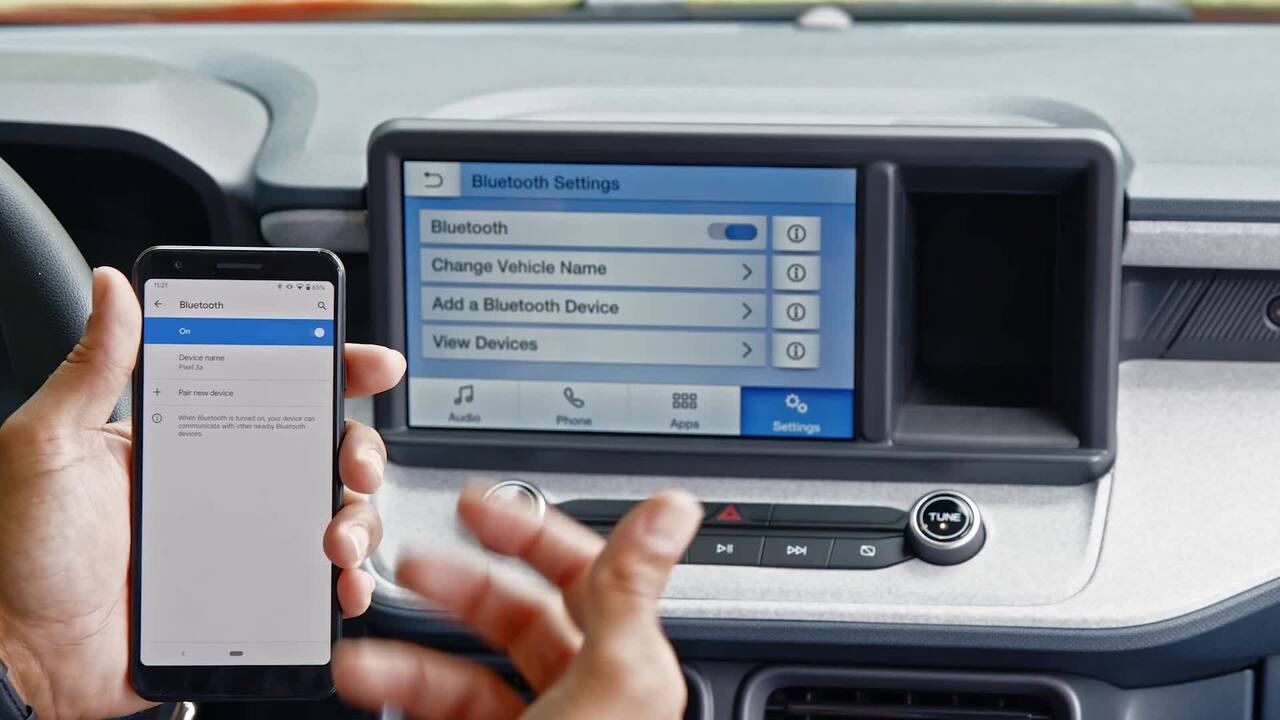 CONNECT TO THE 8" TOUCHSCREEN