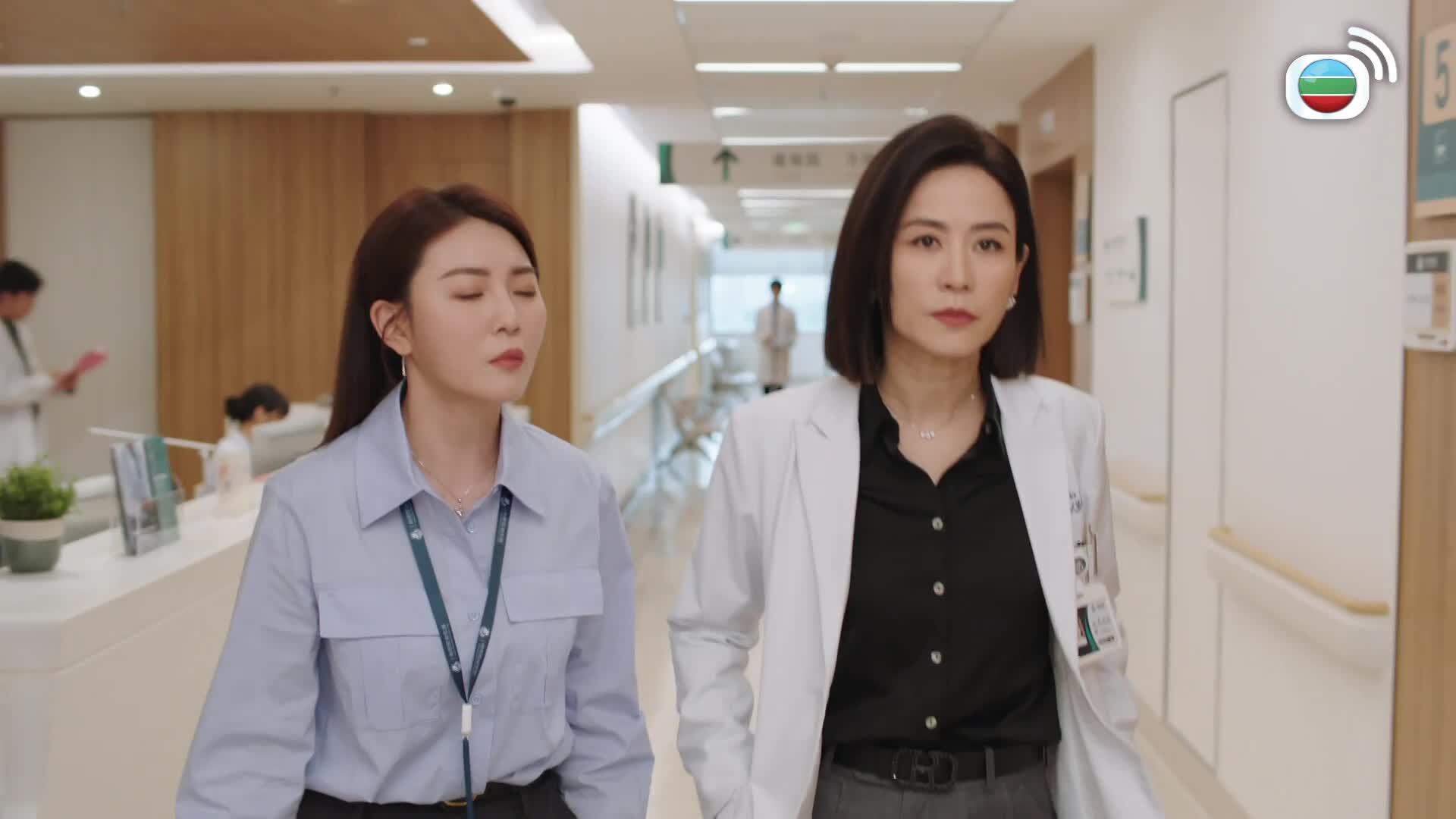 Bà Hoàng Cự Tháp-巨塔之后