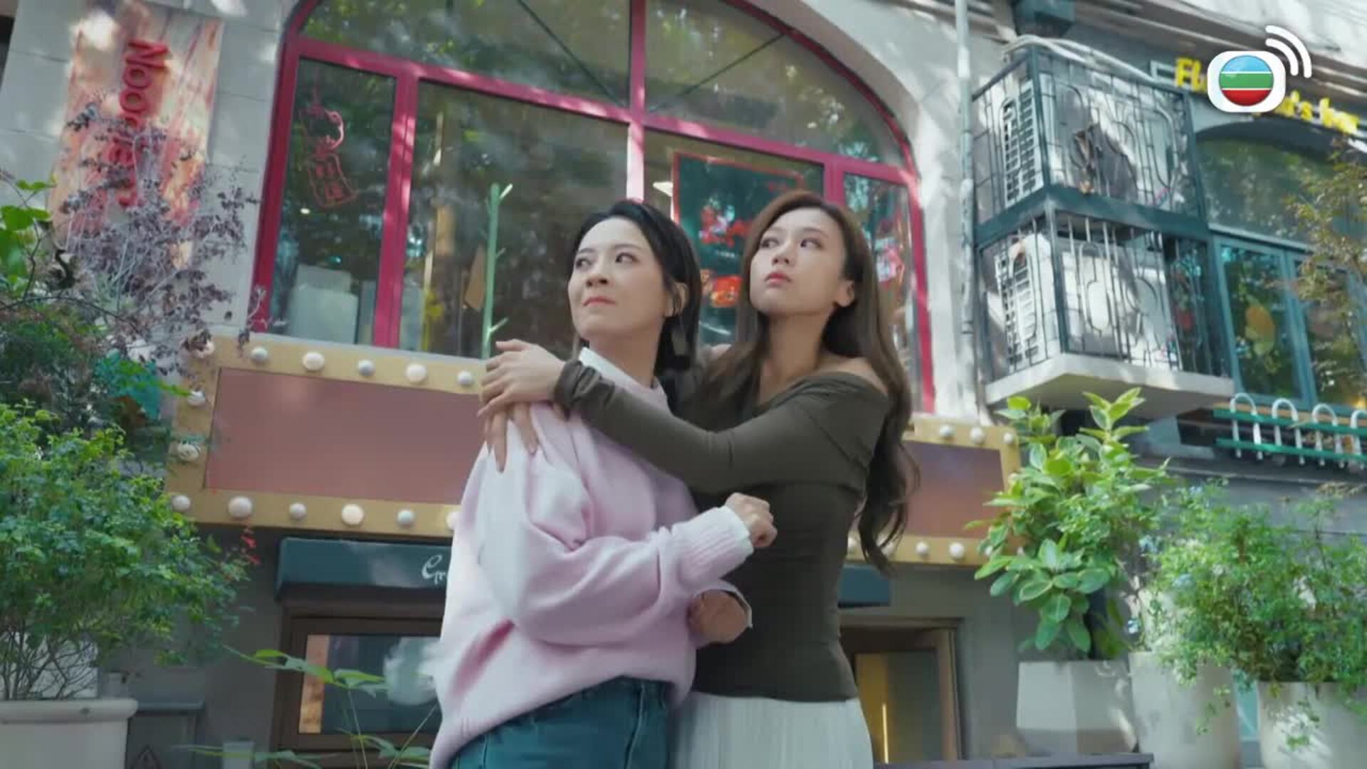 尋歡作樂的姐姐-Sis And The Tempting Cities