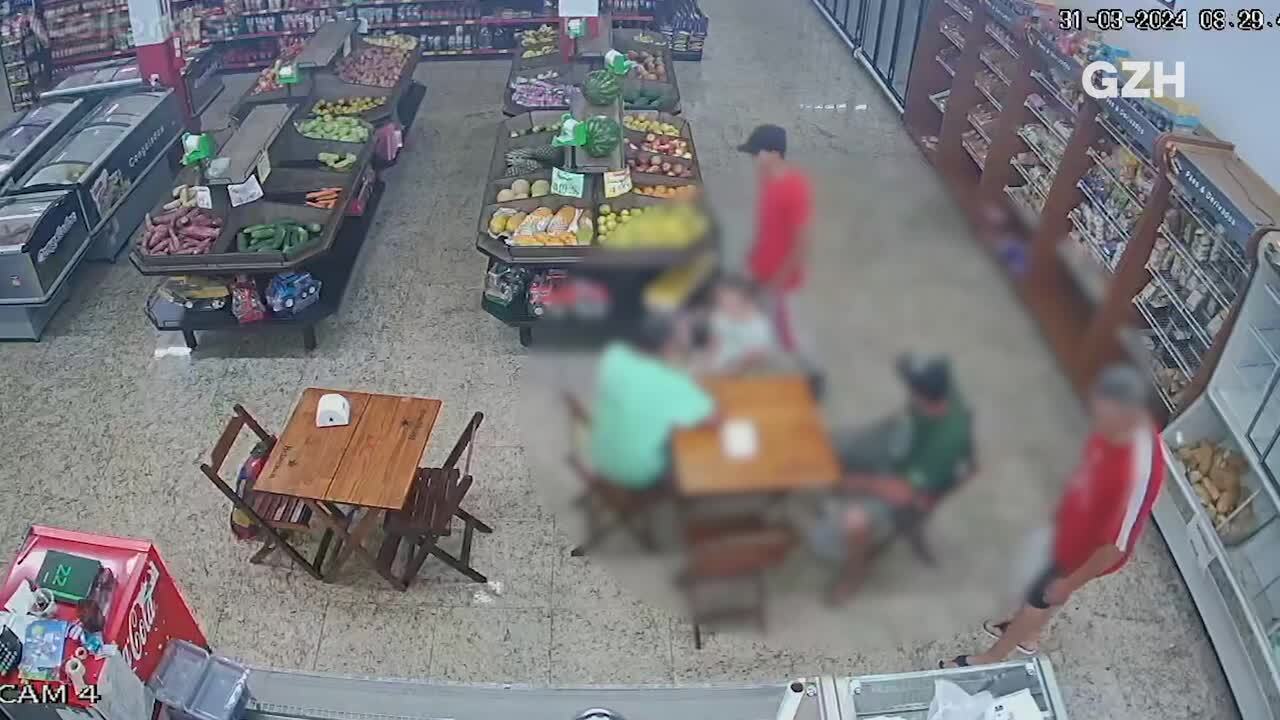 VÍDEO: ação de criminosos que mataram pai e filho em Muliterno durou 10  minutos | Passo Fundo