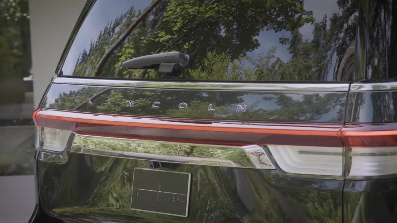 2022 Lincoln Navigator adds lavish interiors, hands-free driving
