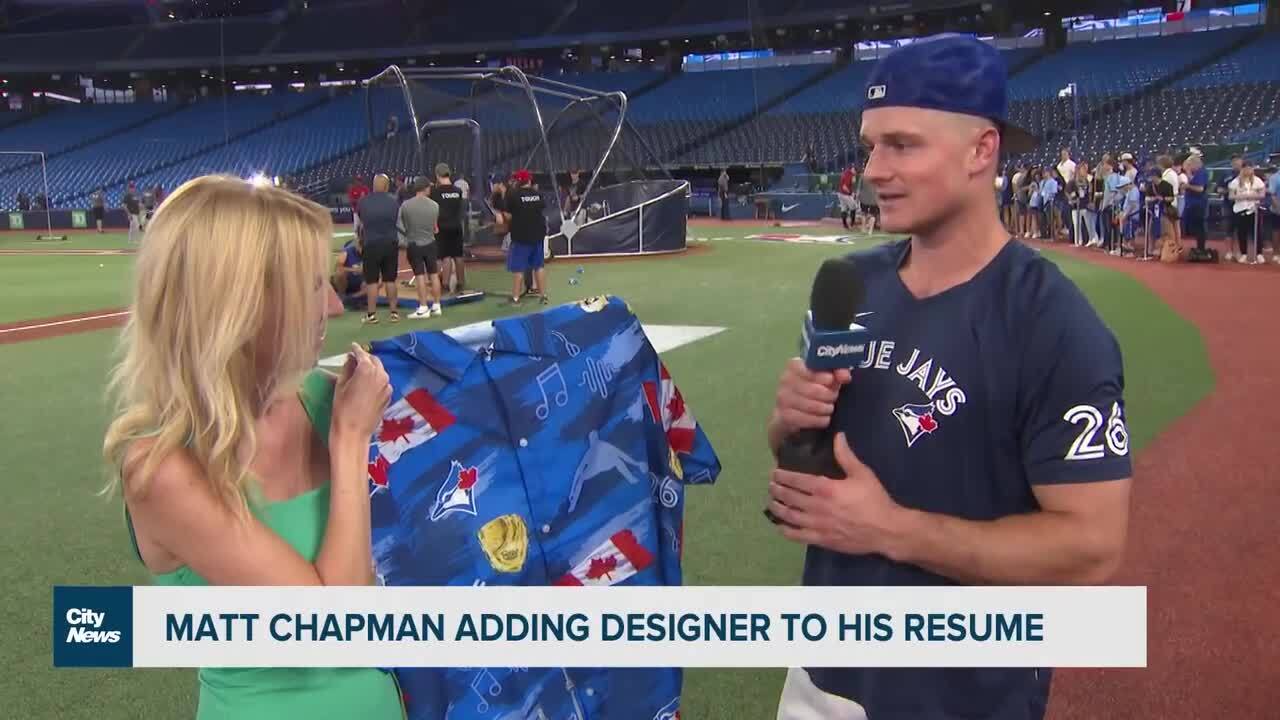 15,000 fans dress like Jays' Matt Chapman - Video - CityNews Toronto