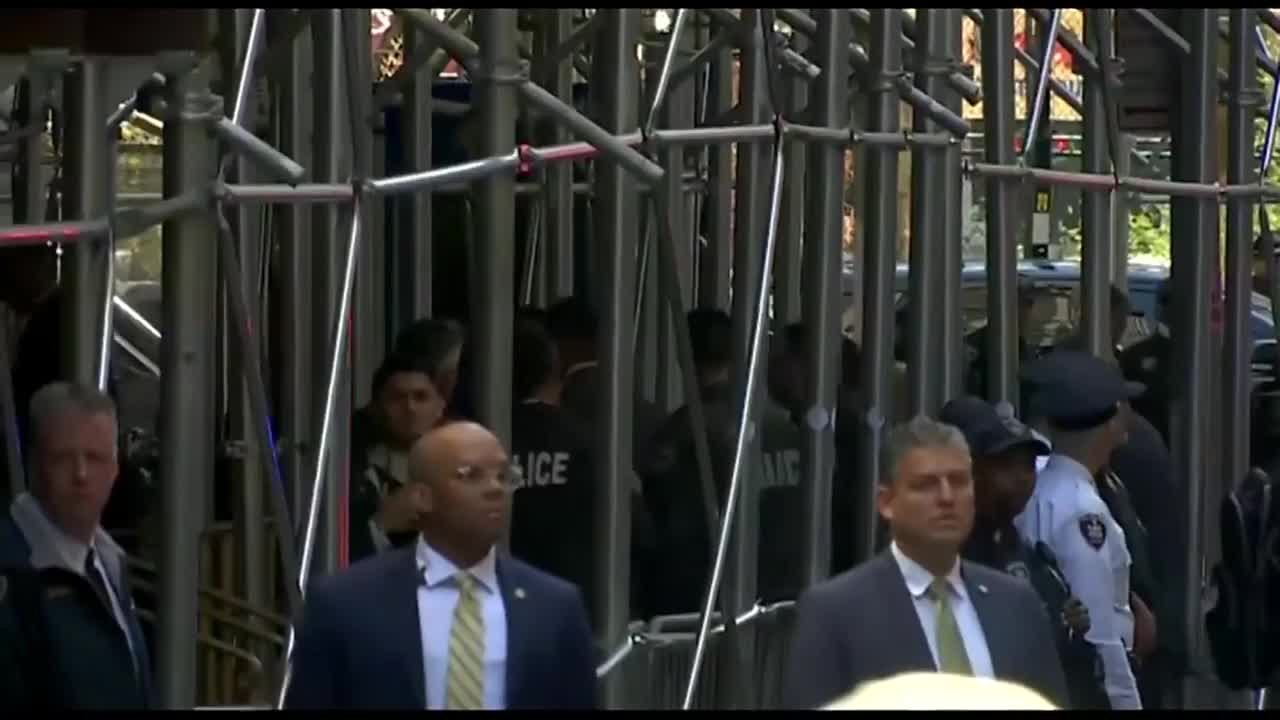 Former President Donald Trump arrives at NY courthouse for arraignment