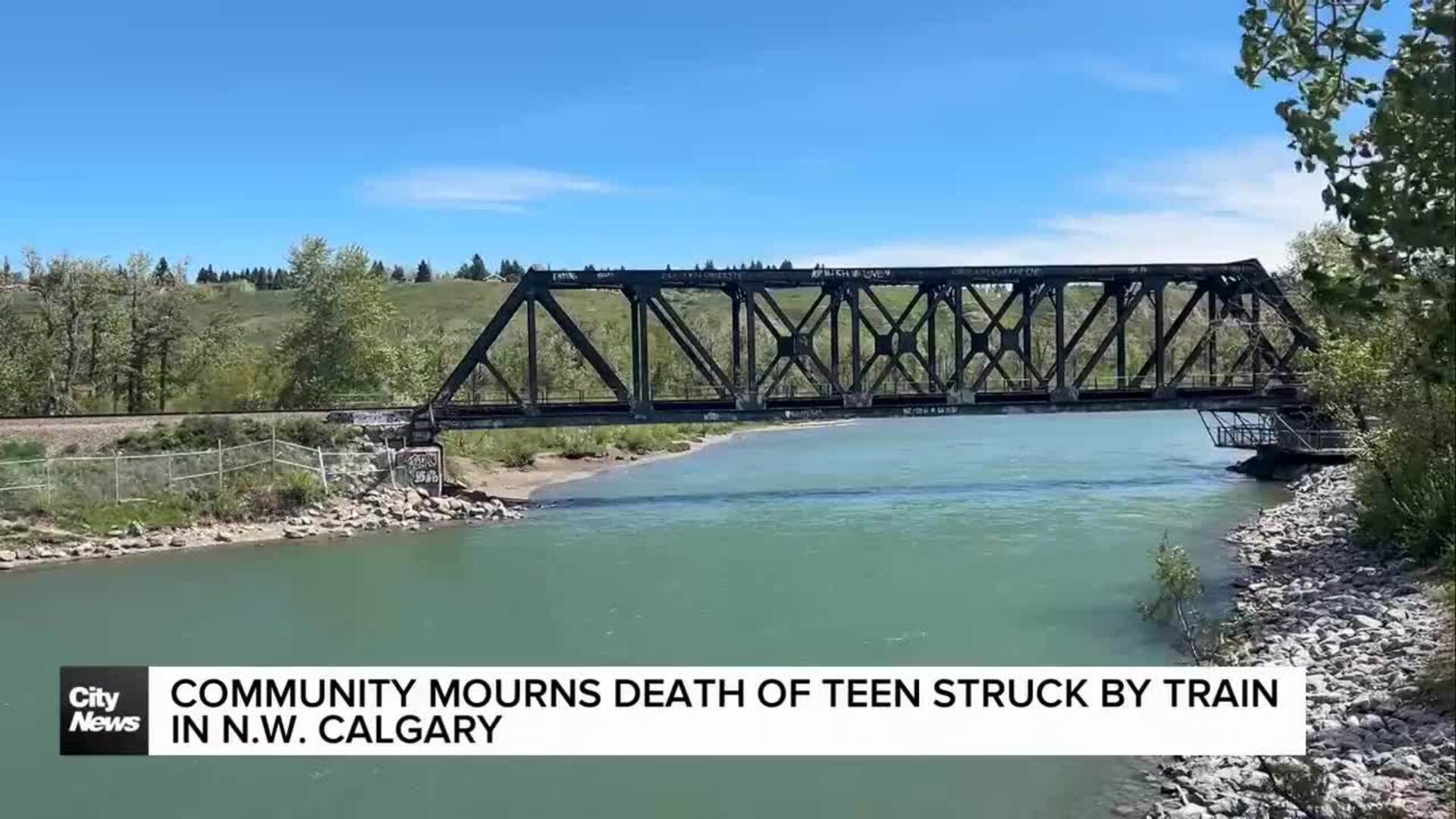 Community mourns death of teen struck by train in N.W. Calgary