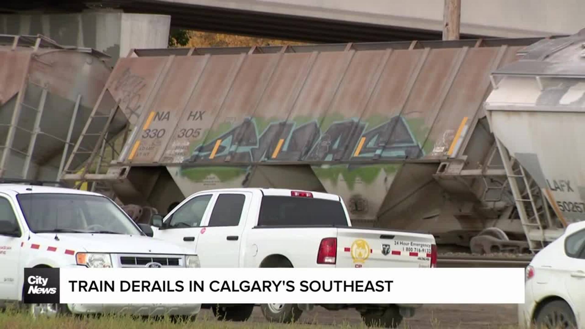 Train derails in southeast Calgary