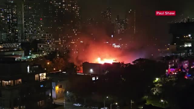 Massive fire rips through abandoned building in Riverside