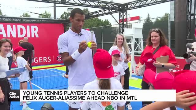 Félix Auger-Aliassime hits the court with young athletes in Montreal