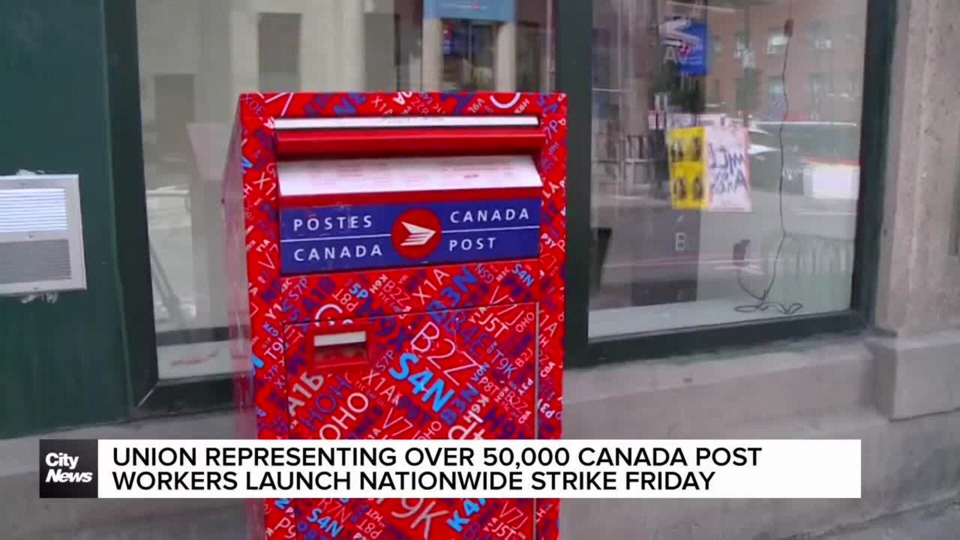 Canada Post workers on picket lines in Montreal amid nationwide strike