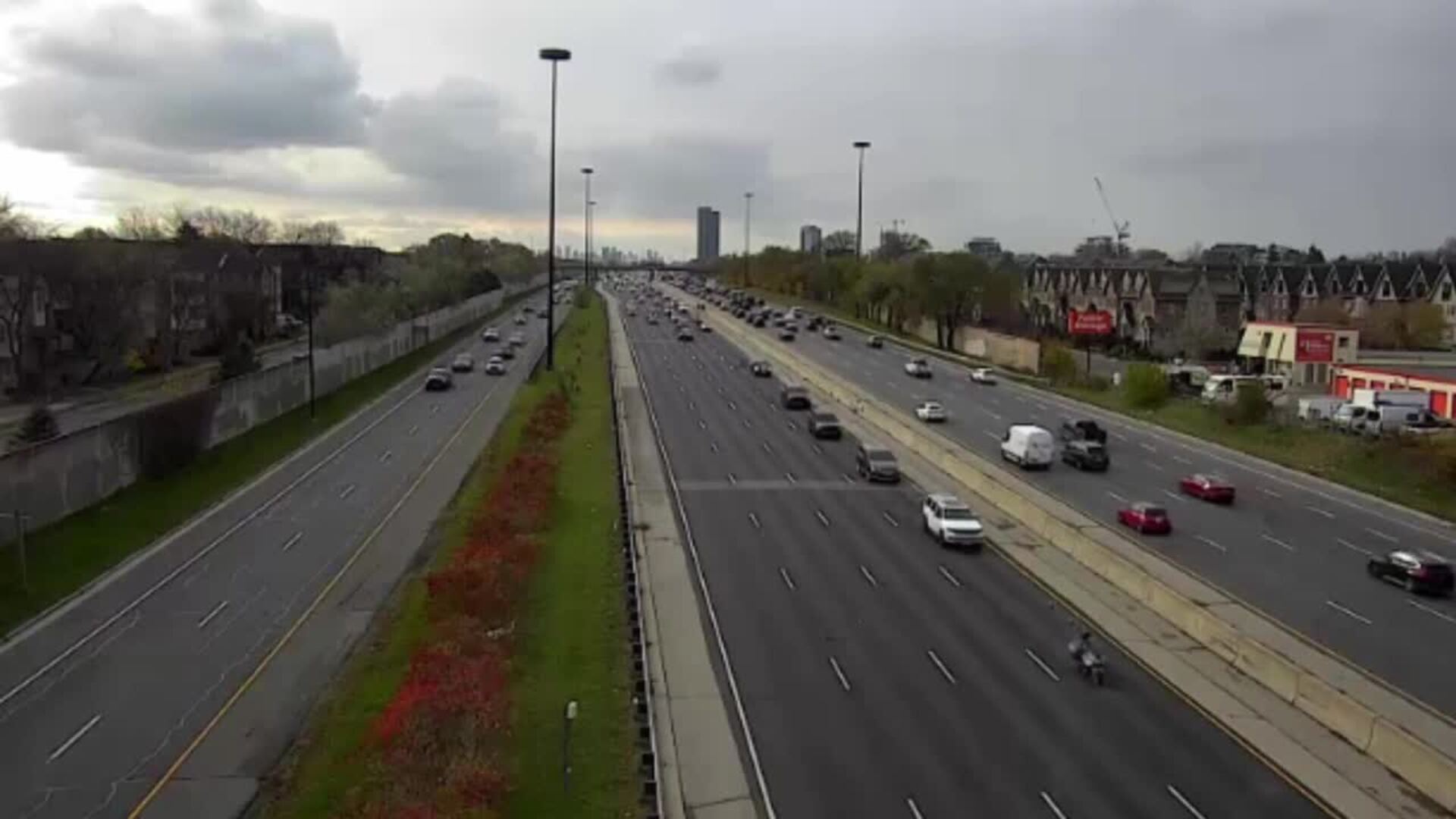 WATCH: Taylor Swift's convoy heads back into Toronto for Thursday's concert at Rogers Centre