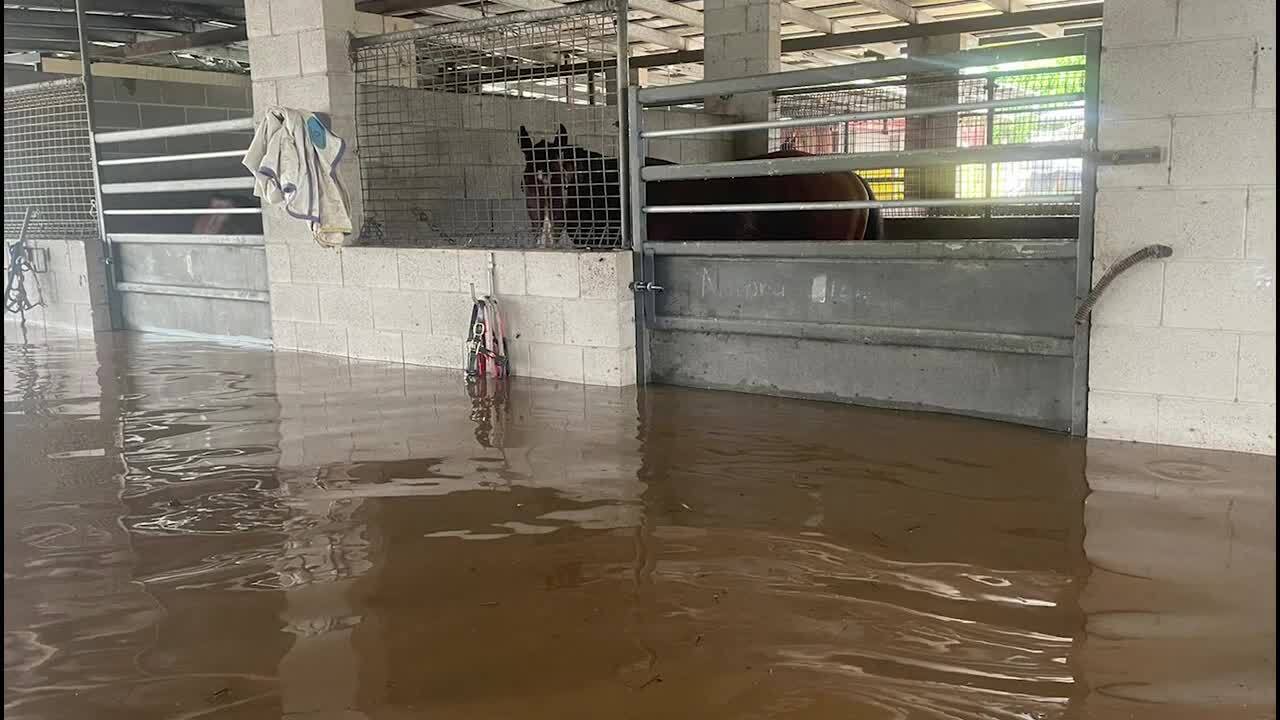 Fashion Valley Mall garage flooding (:06)