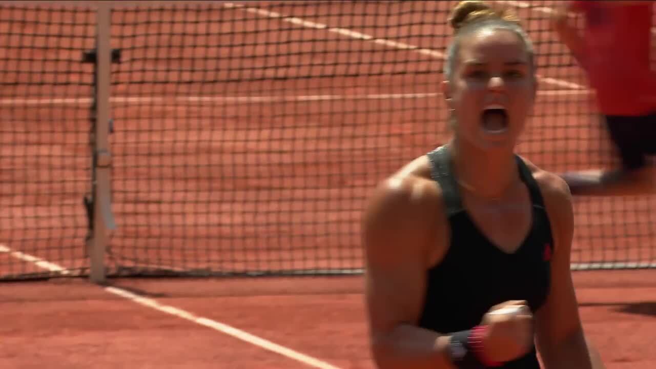 Sakkari ousts defending champ Swiatek to make SF, Greek history Roland Garros Highlights