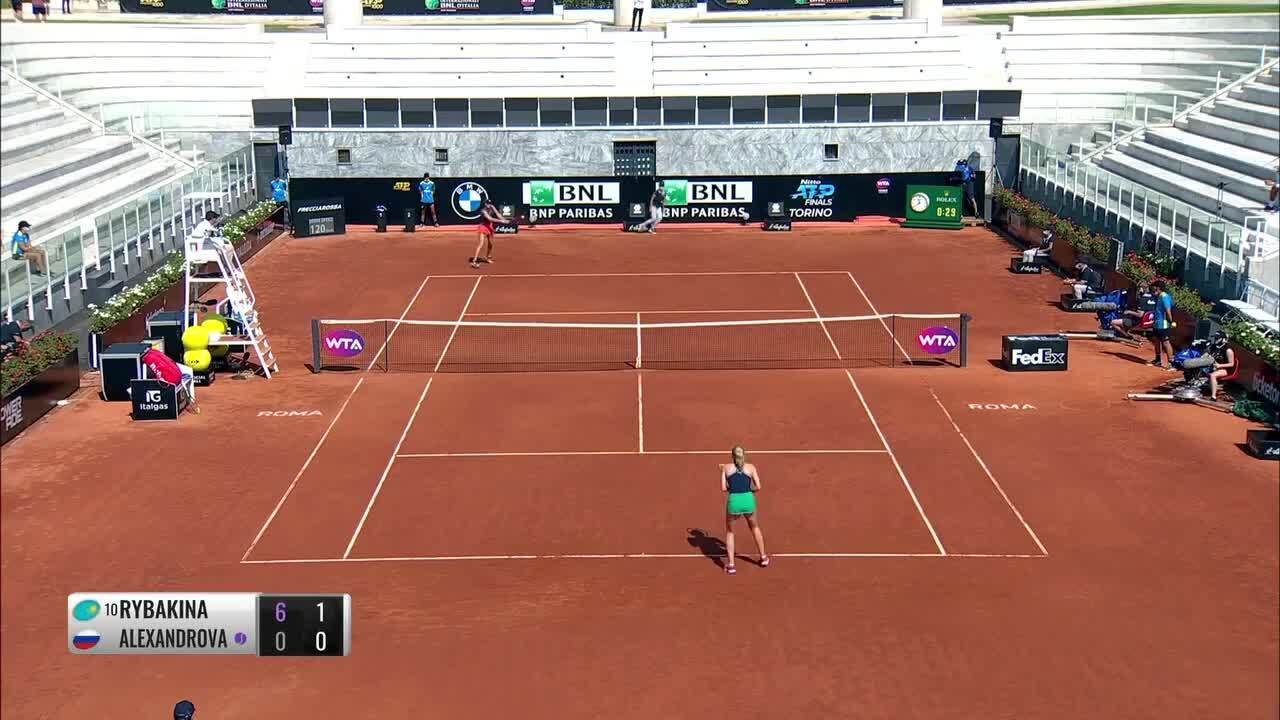 Alexandrova halts Muchova comeback in Stuttgart opener: Highlights