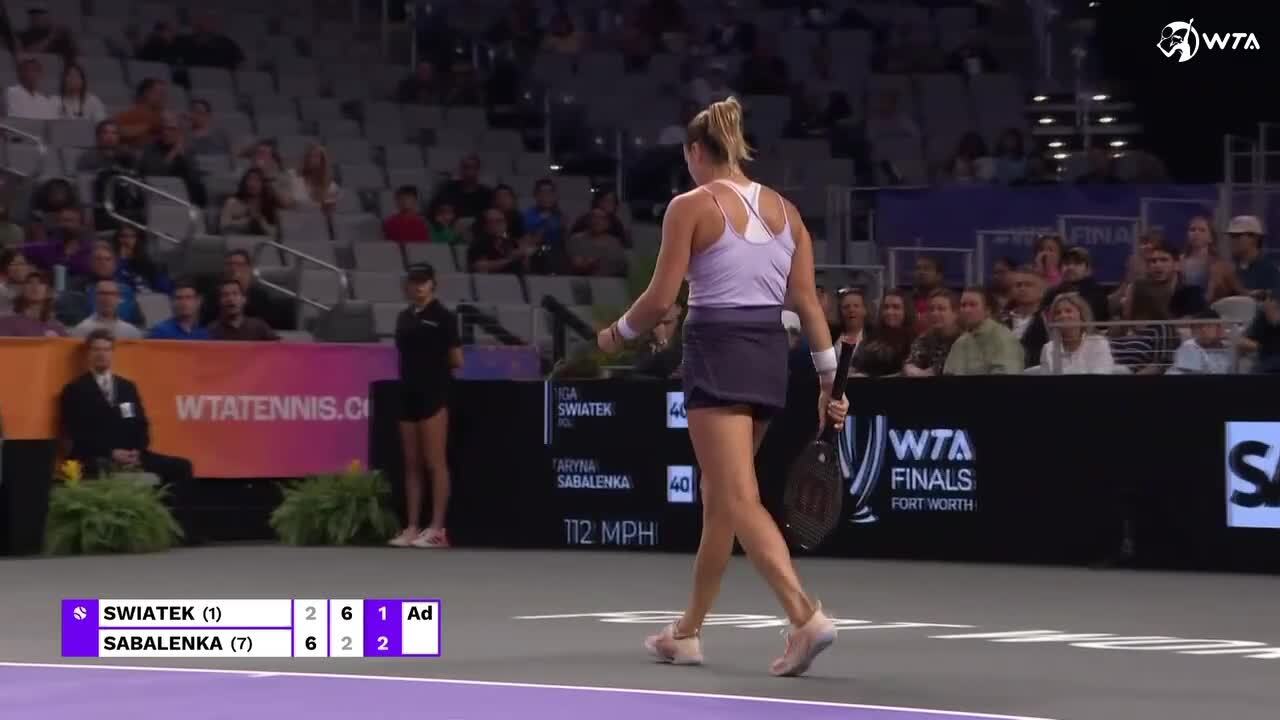 No.2 Swiatek beats No.1 Sabalenka in WTA Finals semis - SportsDesk