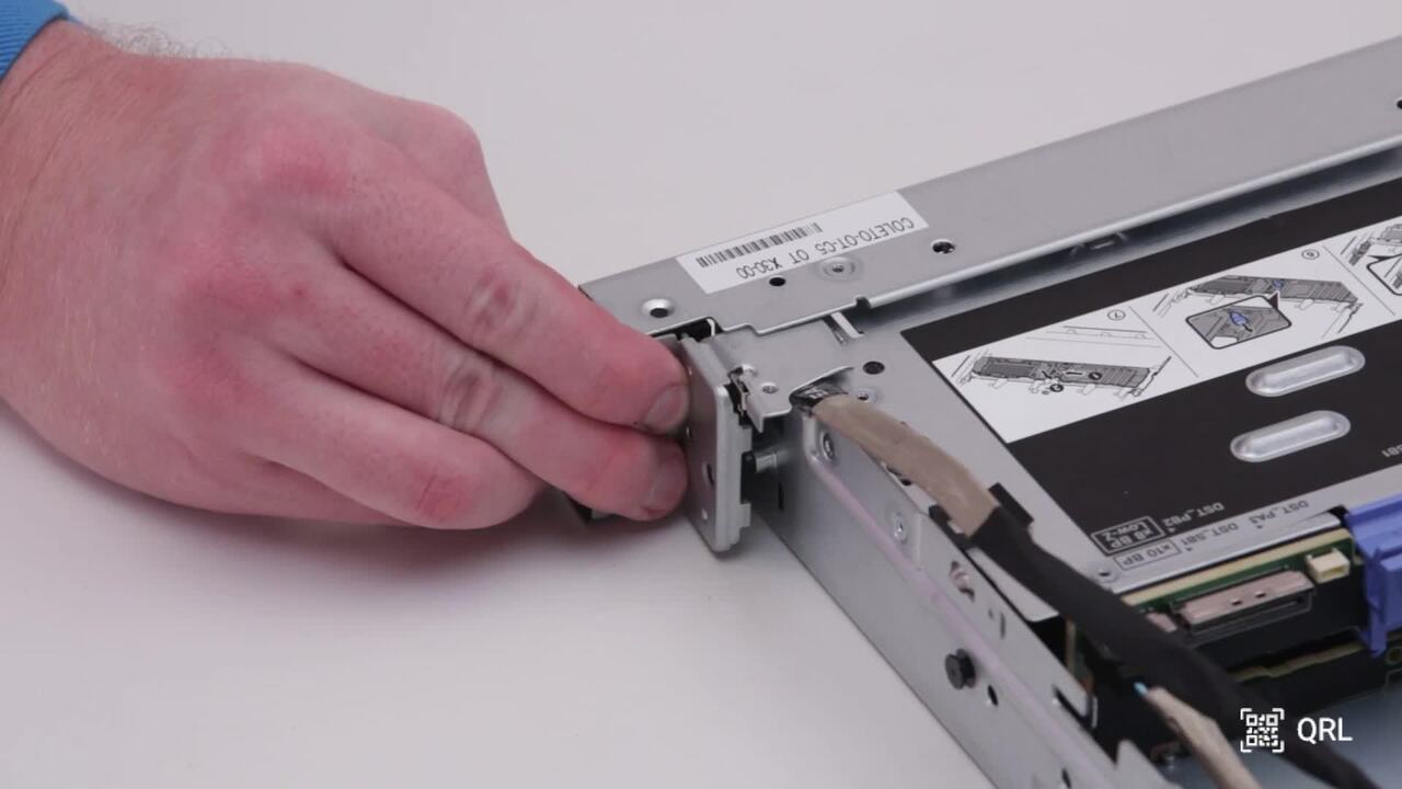 How to Replace Right Control Panel for PowerEdge R660 | Dell St