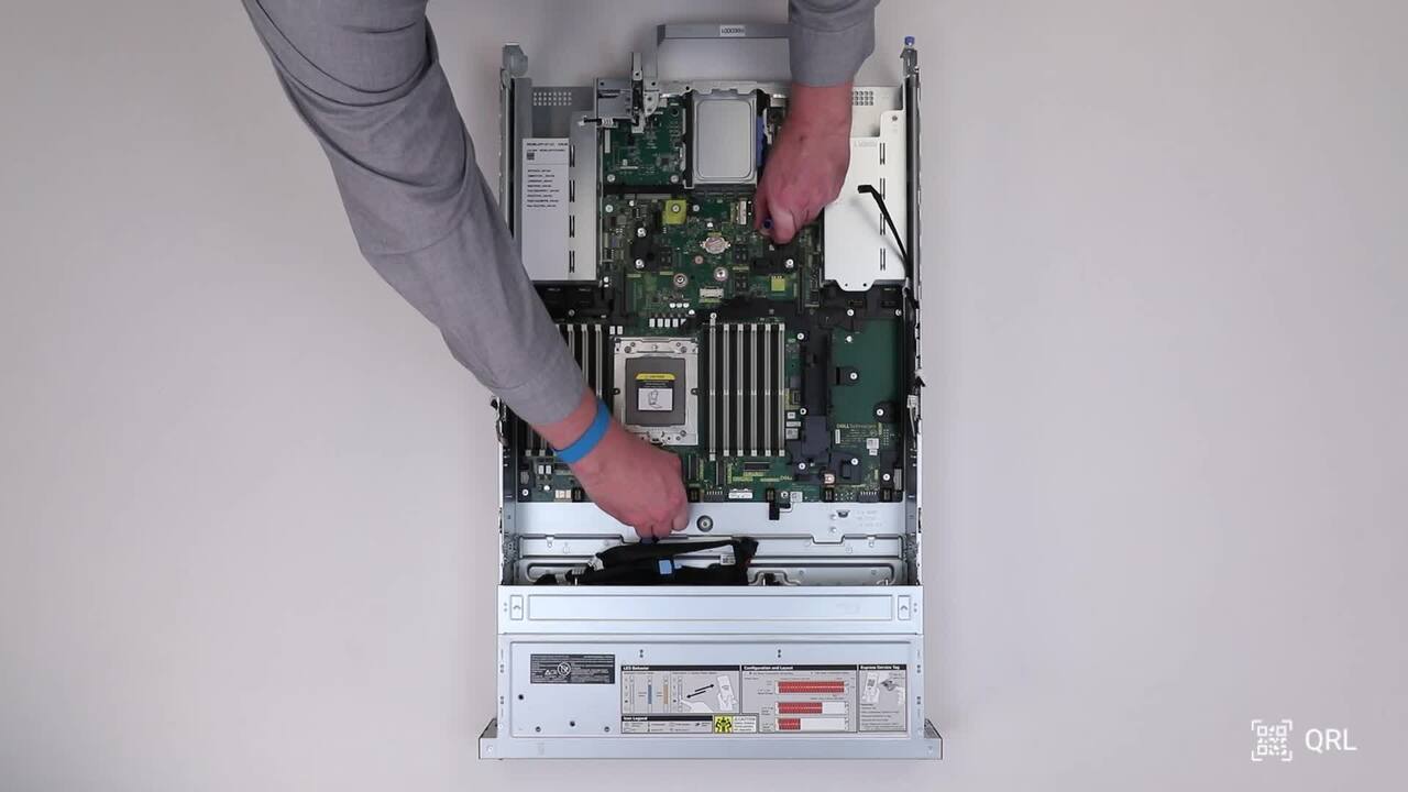 如何更换 PowerEdge R7615 的系统主板