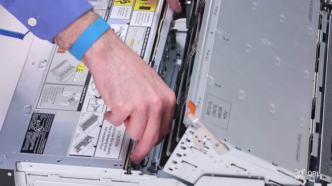 How to Replace Bay 1 HDD Backplane for PowerEdge R760xd2 | Dell US