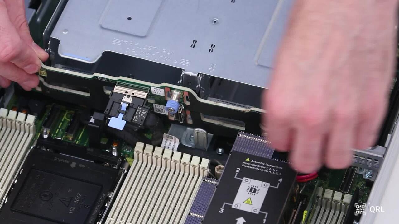 How to Replace Rear HDD Backplane for PowerEdge R760xd2 | Dell US