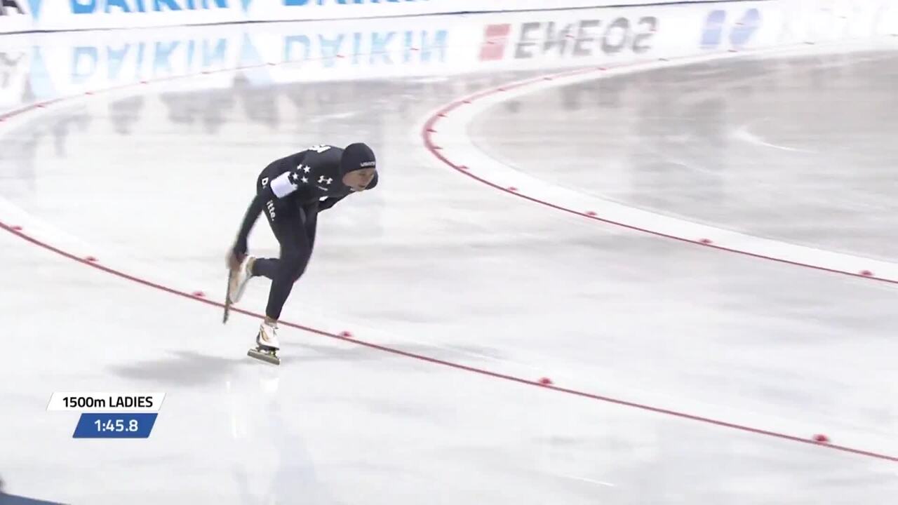 Brittany Bowe wins gold in the 1500m