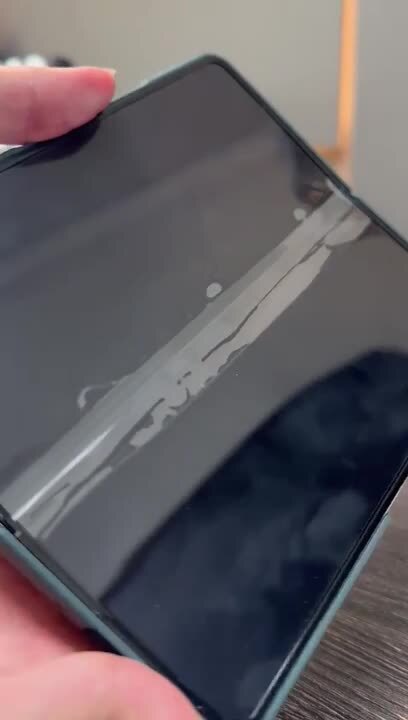 8 months and 18 days, my fold 4 screen protector has lifted. : r/GalaxyFold