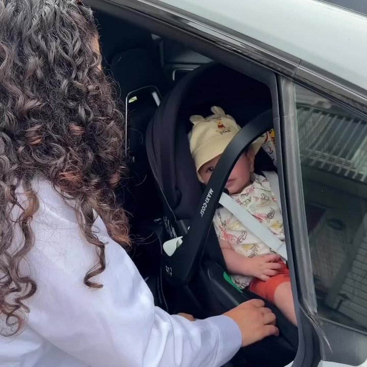 Maxi-Cosi® Pebble 360 Pro² car seat with ISOFIX base Video 1