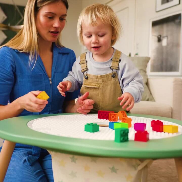 Table d'activités pour enfants construire et apprendre la table
