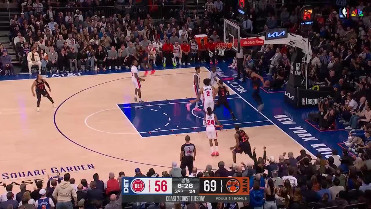 Karl-Anthony Towns with the big dunk