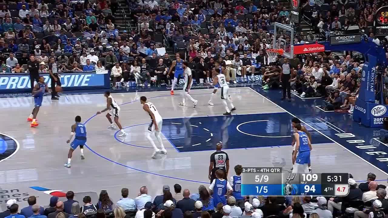 P.J. Washington rises up and throws it down