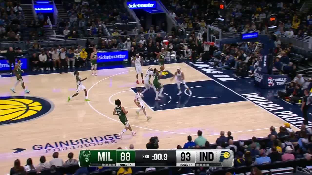 Kevin Porter Jr. with the last basket of the period