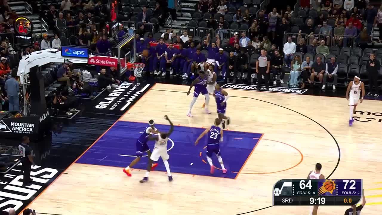 Jalen Green nails it from behind the arc