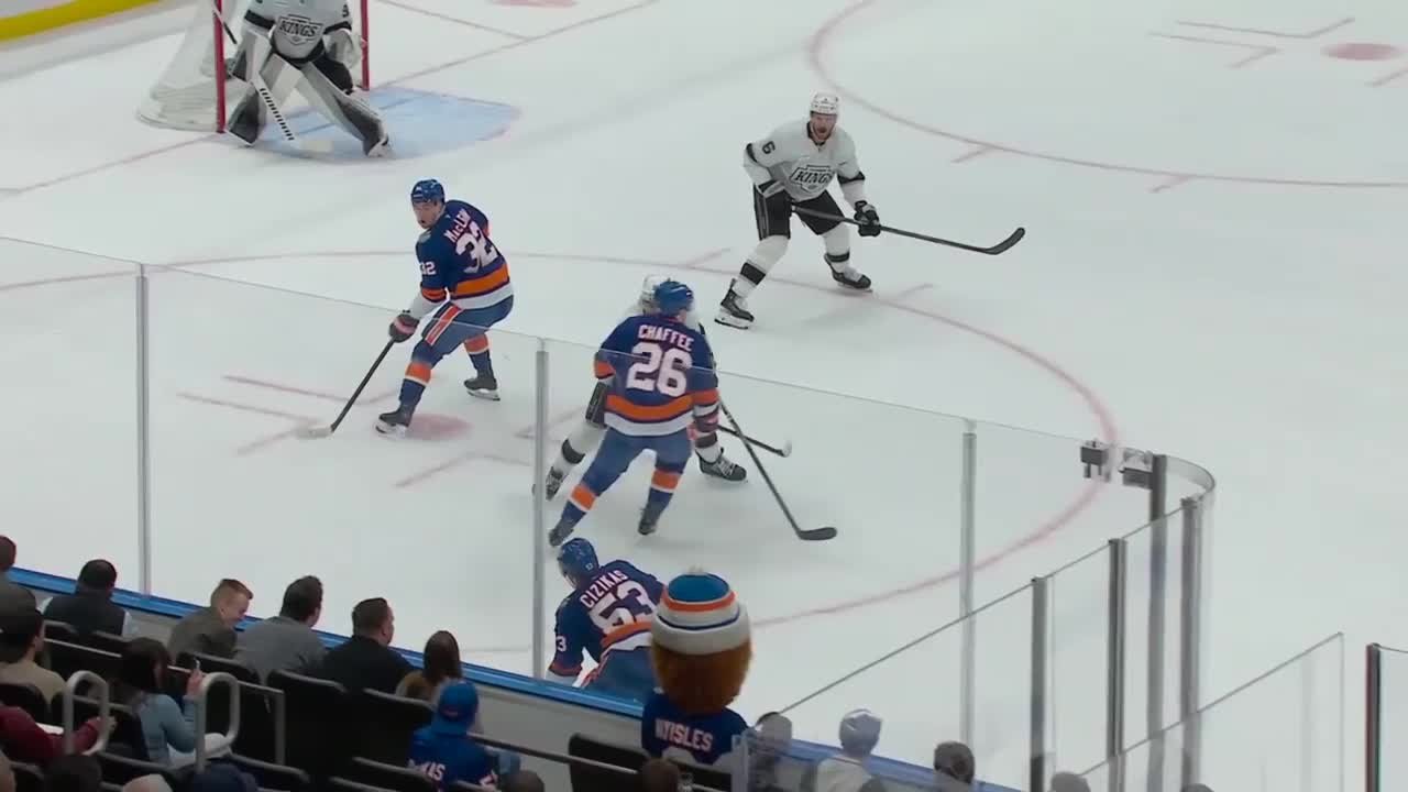 a Spectacular Goalie Save from New York Islanders vs. Los Angeles Kings