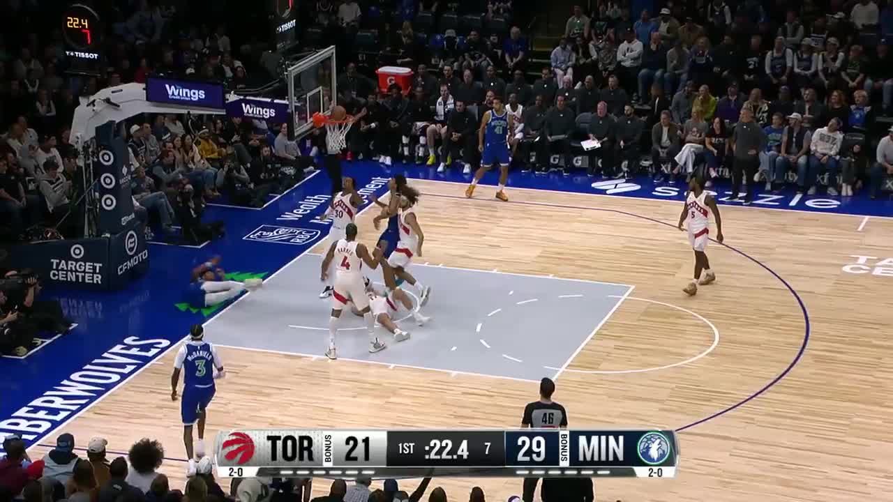 Terrence Shannon Jr. finishes through contact