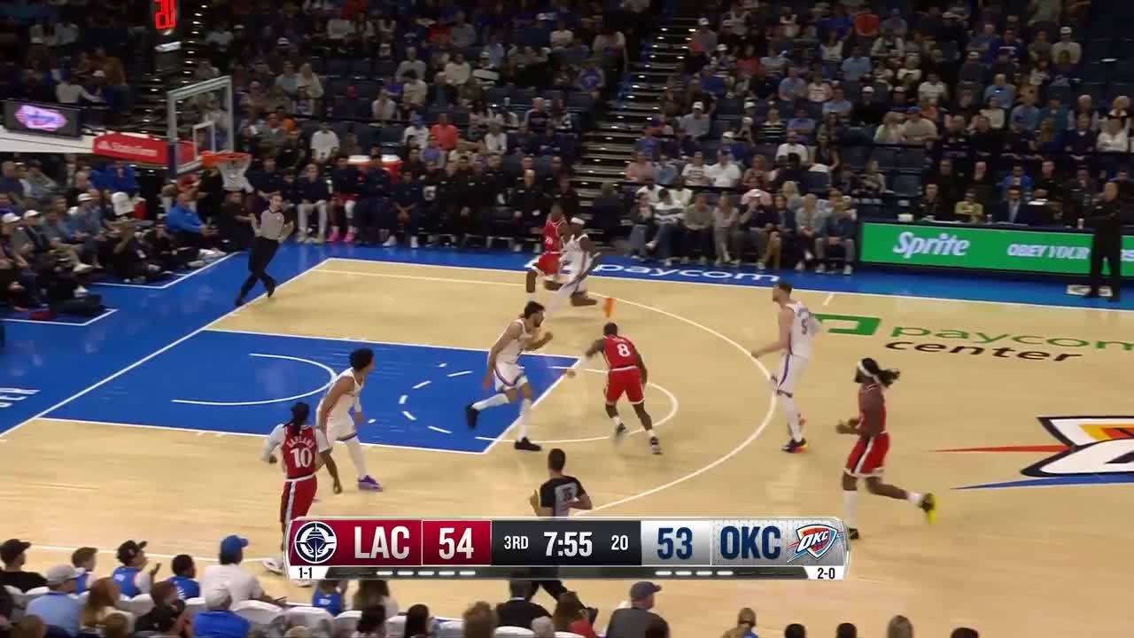 Kris Dunn throws it down!