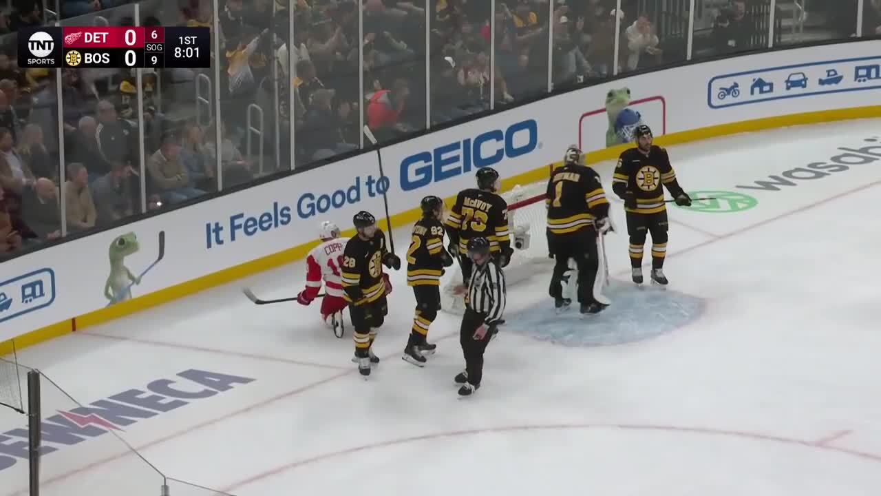 DET@BOS: Swayman with a great save against Andrew Copp