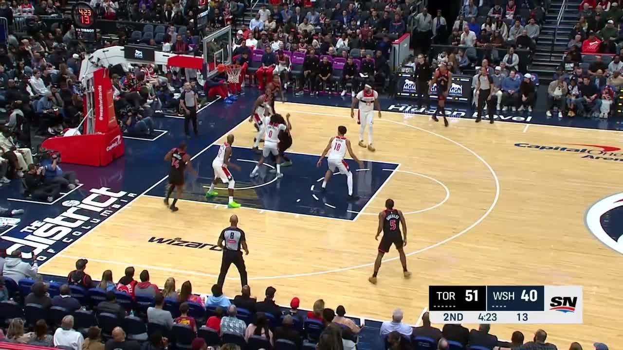 Kawhi Leonard with the 2 Pt