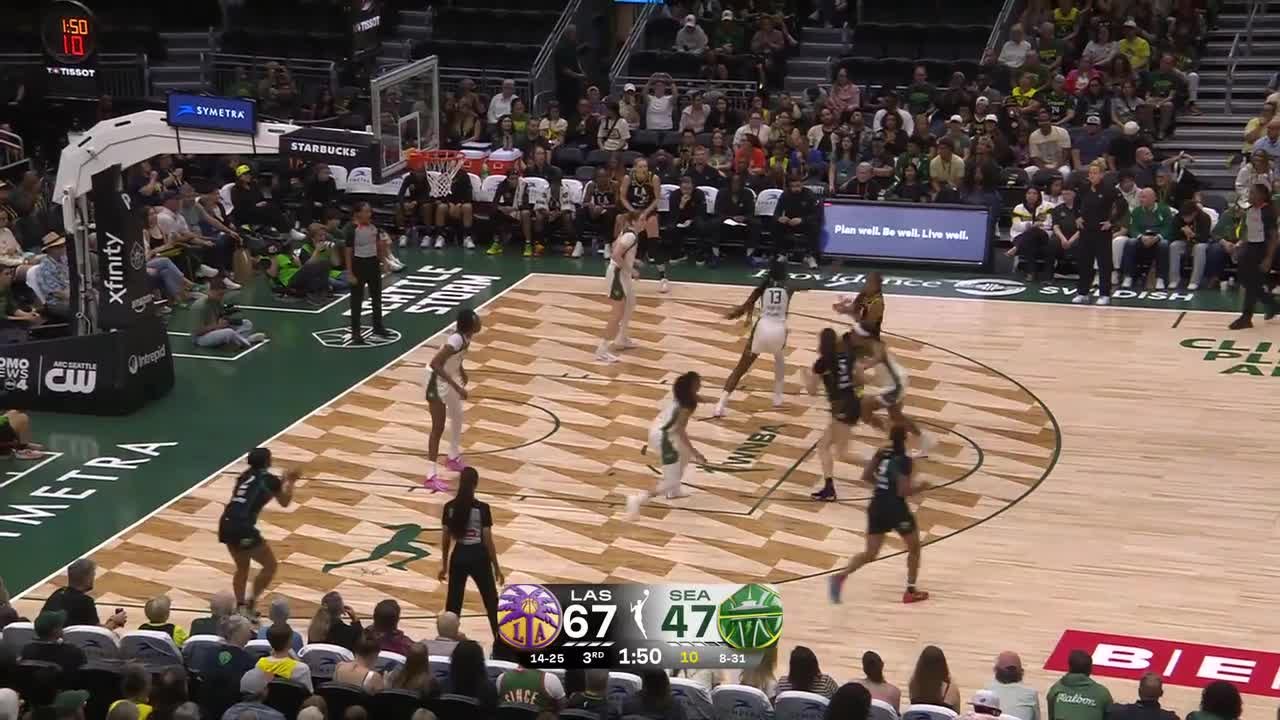 Monique Akoa Makani Top Points vs. Seattle Storm