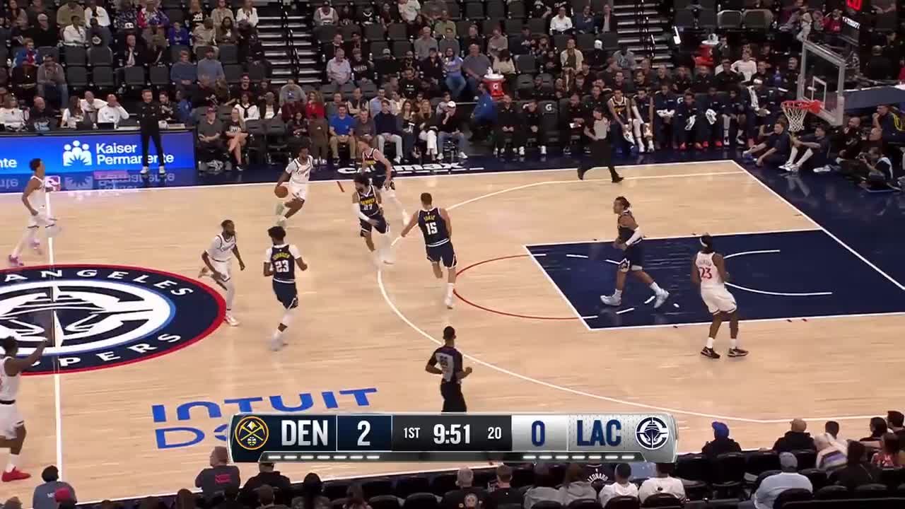 Darius Garland finishes through contact
