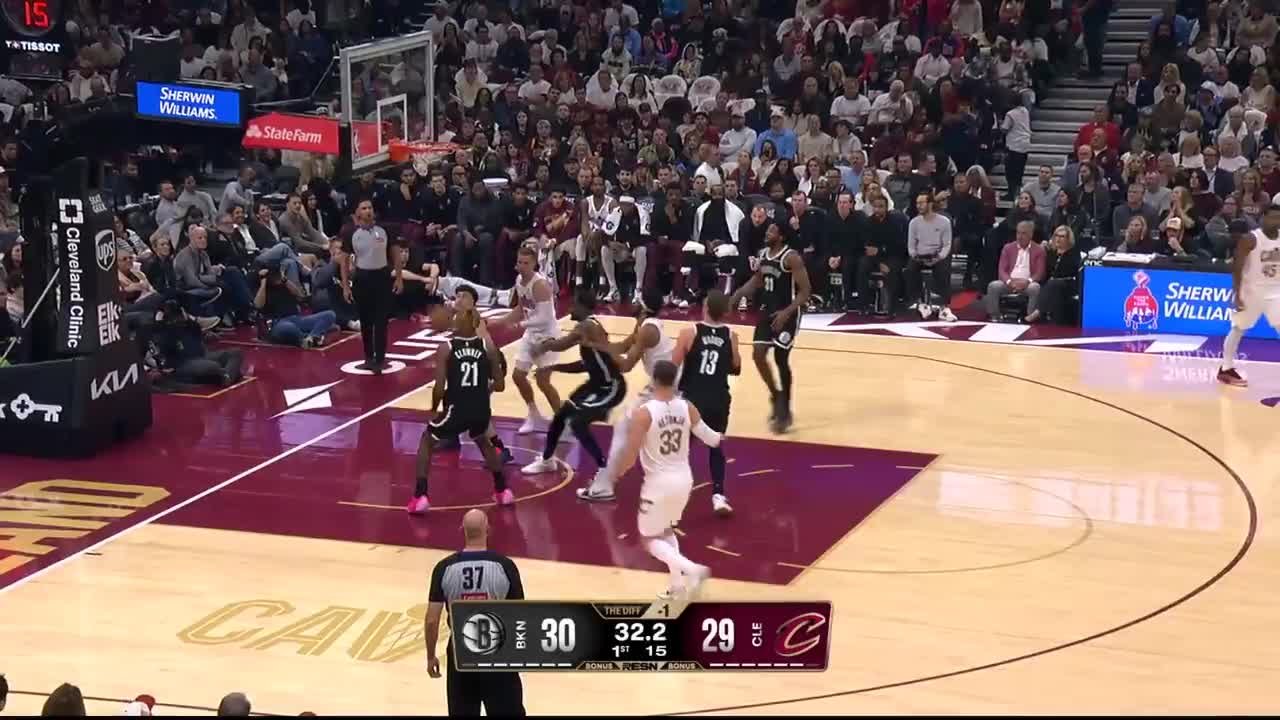Jaylon Tyson dials from long distance