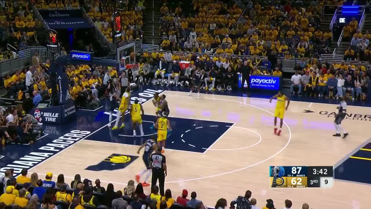 P.J. Washington slams it home