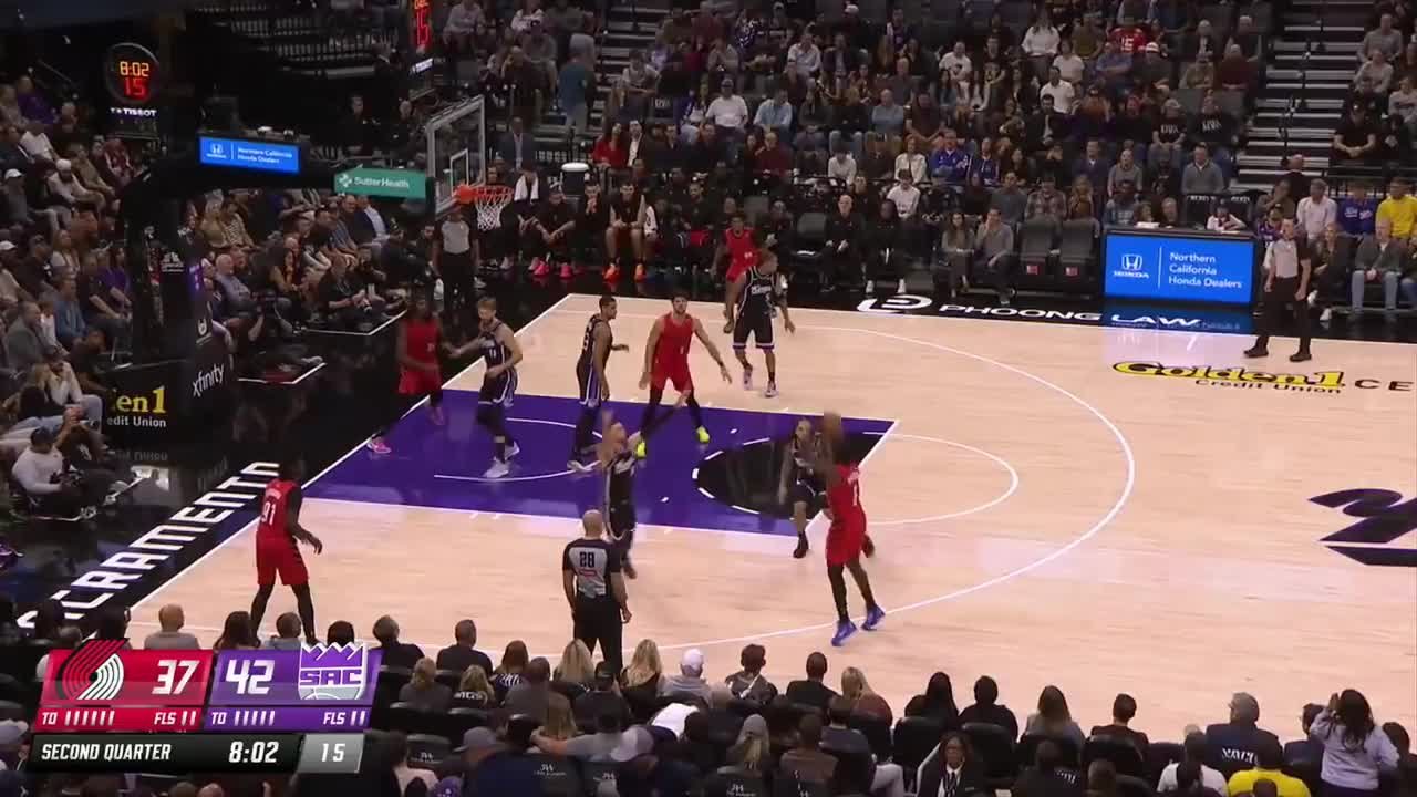 Sidy Cissoko throws it down!